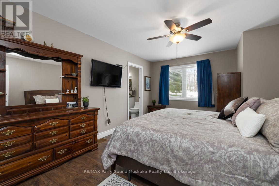 52 Meadows Avenue, Tay, Ontario  L0K 2C0 - Photo 22 - S11952996