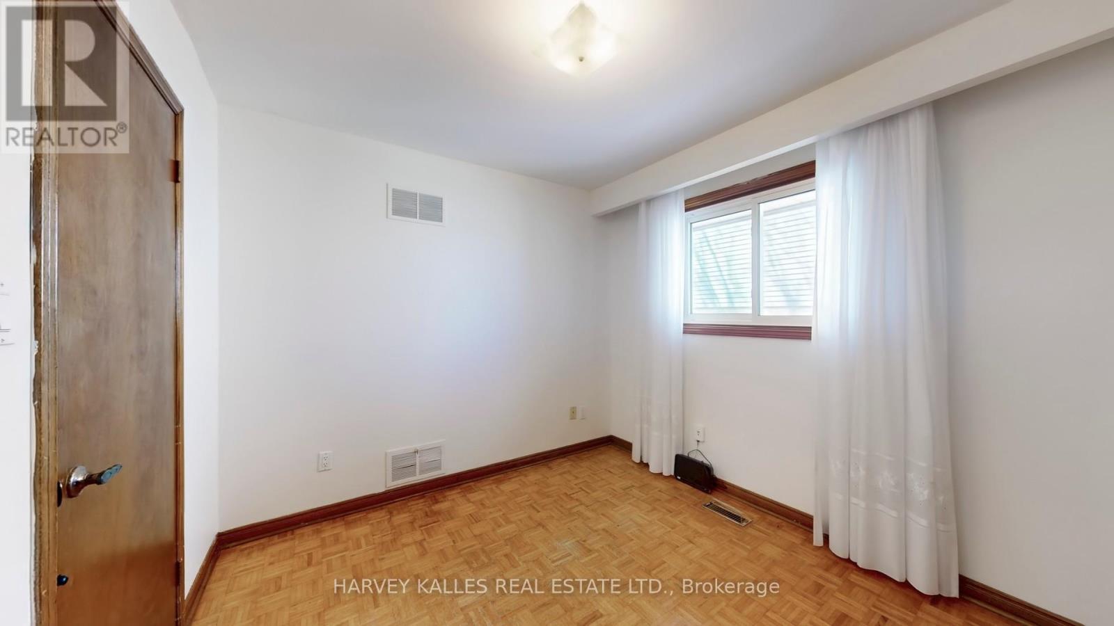 2176 Stanfield Road, Mississauga, Ontario  L4Y 1R5 - Photo 15 - W12073920