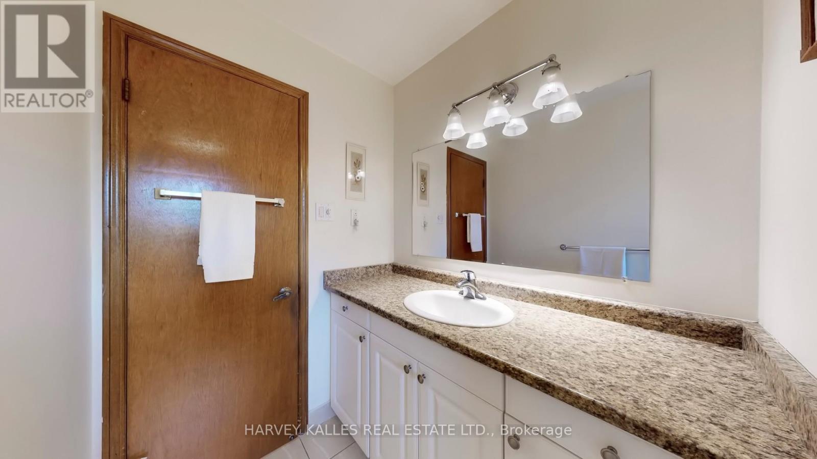 2176 Stanfield Road, Mississauga, Ontario  L4Y 1R5 - Photo 20 - W12073920
