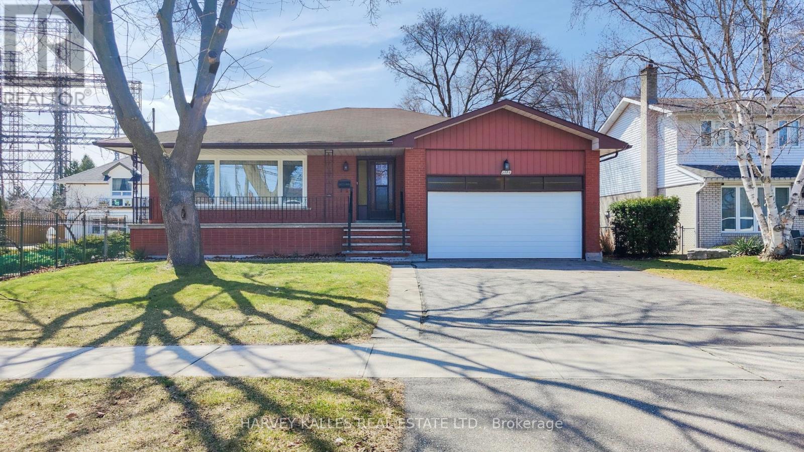 2176 Stanfield Road, Mississauga, Ontario  L4Y 1R5 - Photo 3 - W12073920