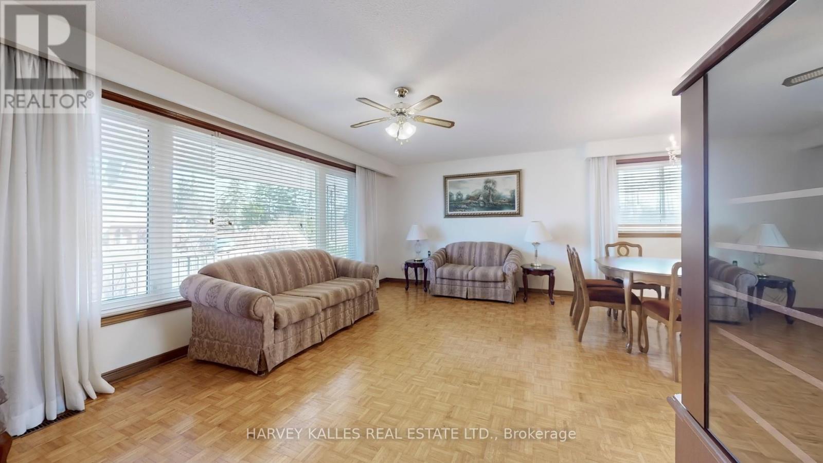 2176 Stanfield Road, Mississauga, Ontario  L4Y 1R5 - Photo 5 - W12073920