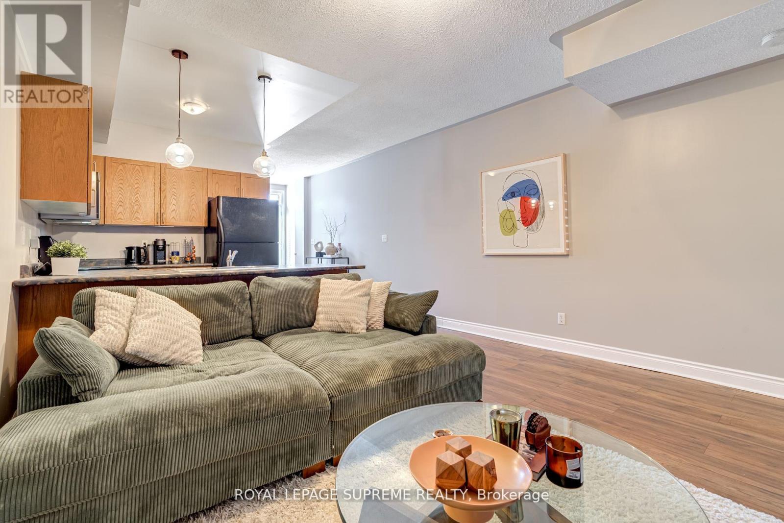 184 Wiltshire Avenue, Toronto, Ontario  M6N 5G2 - Photo 11 - W12074029