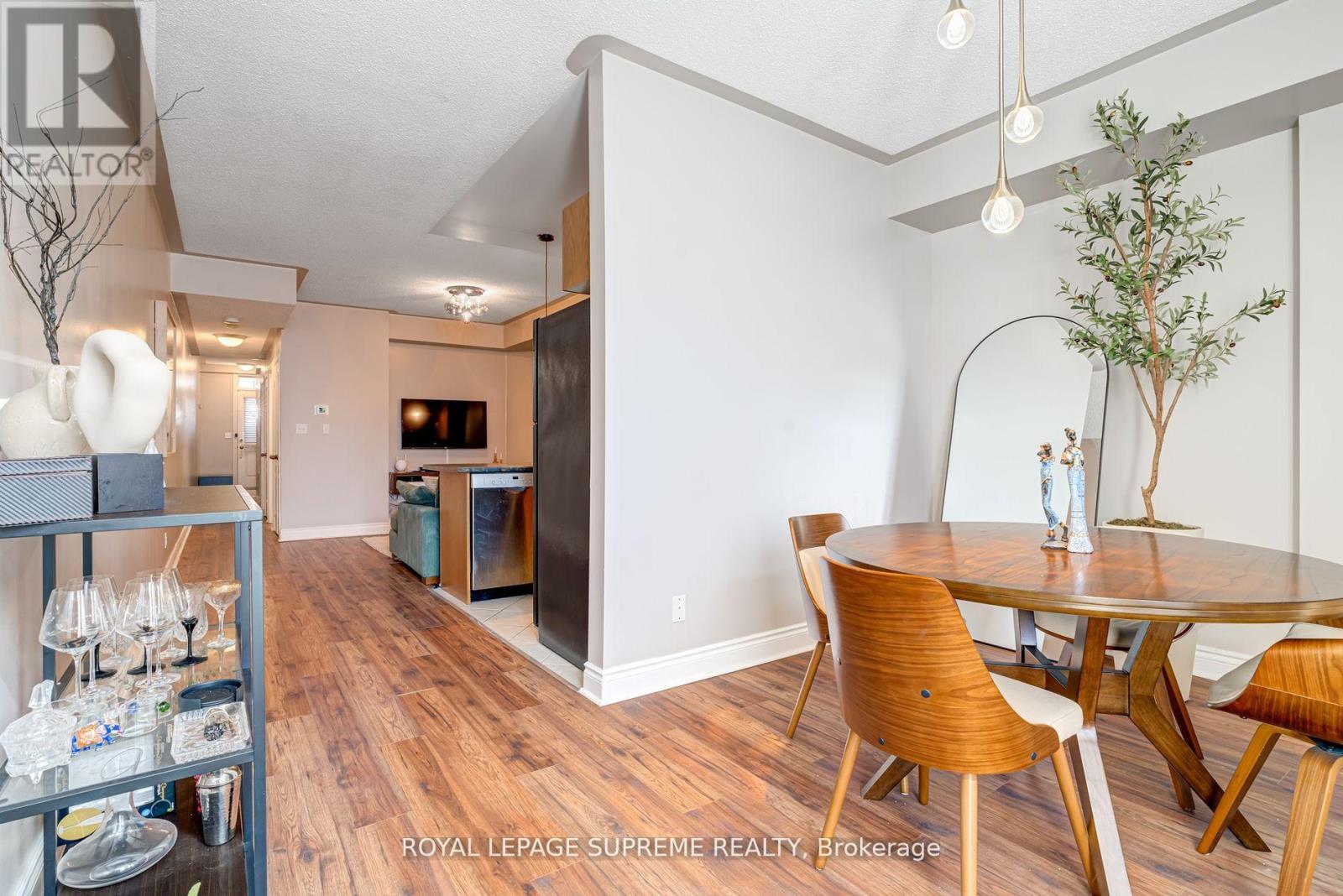 184 Wiltshire Avenue, Toronto, Ontario  M6N 5G2 - Photo 19 - W12074029