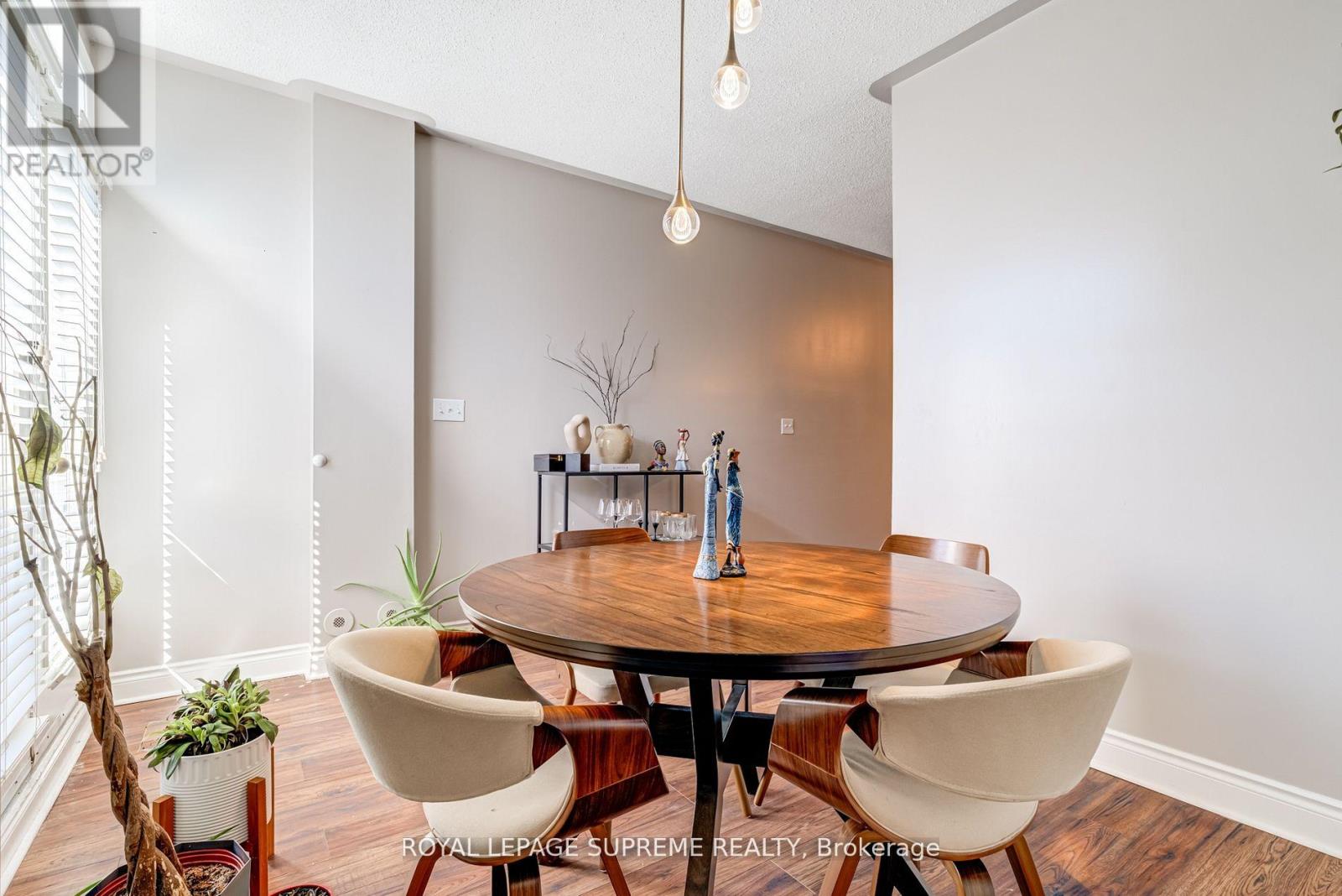 184 Wiltshire Avenue, Toronto, Ontario  M6N 5G2 - Photo 21 - W12074029