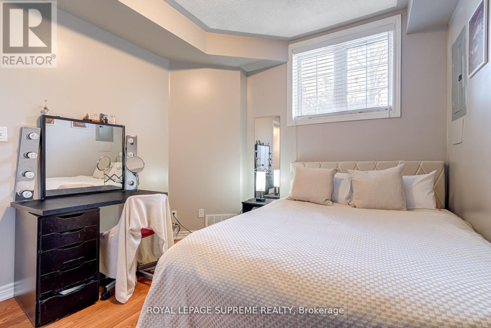 184 Wiltshire Avenue, Toronto, Ontario  M6N 5G2 - Photo 25 - W12074029