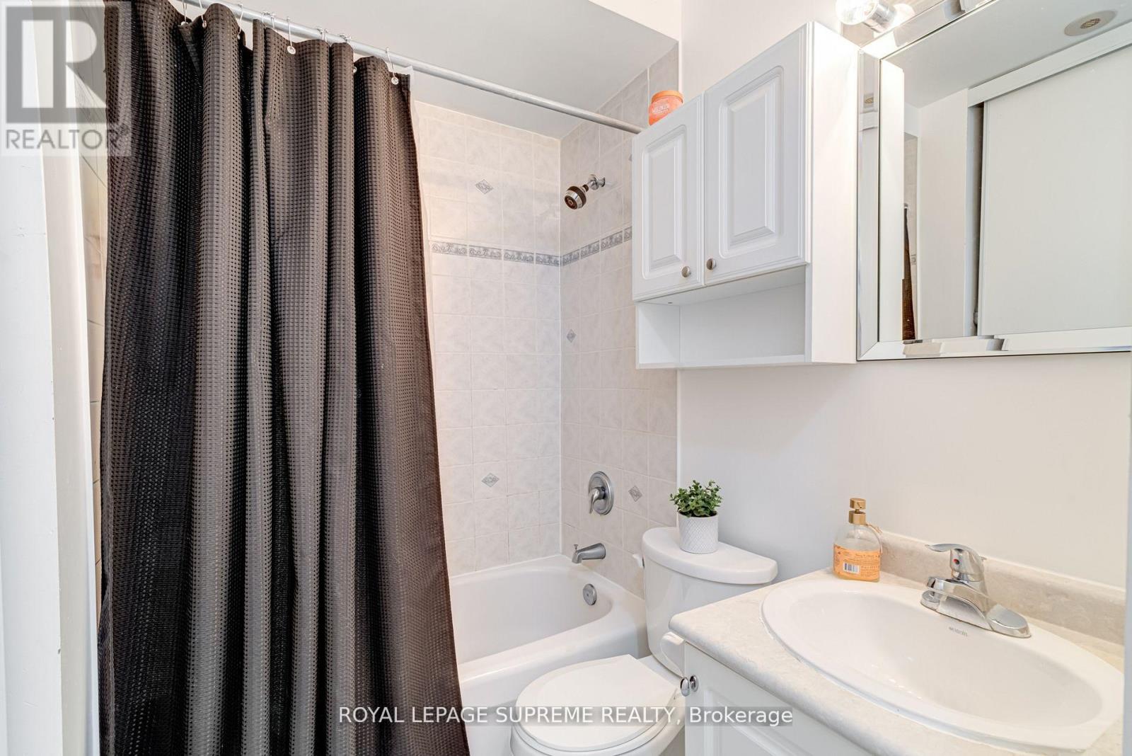 184 Wiltshire Avenue, Toronto, Ontario  M6N 5G2 - Photo 28 - W12074029