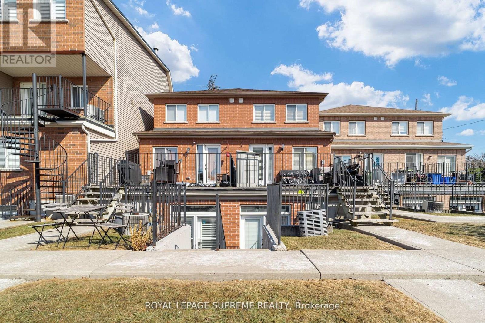 184 Wiltshire Avenue, Toronto, Ontario  M6N 5G2 - Photo 31 - W12074029