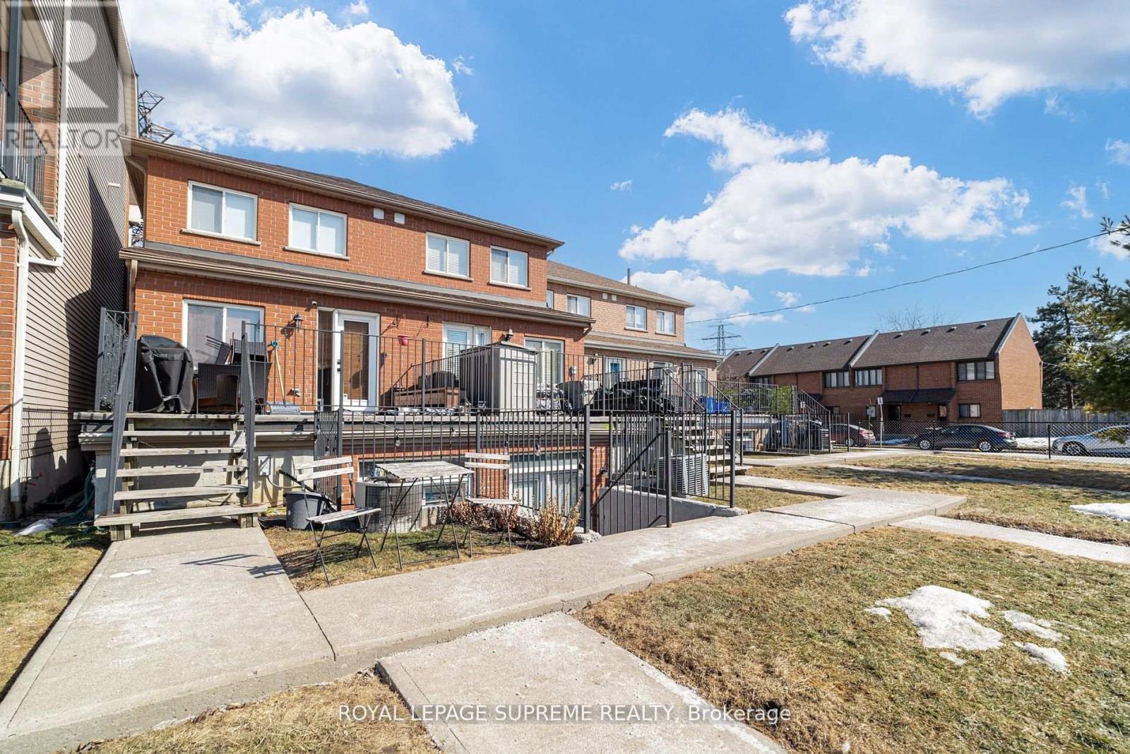 184 Wiltshire Avenue, Toronto, Ontario  M6N 5G2 - Photo 32 - W12074029