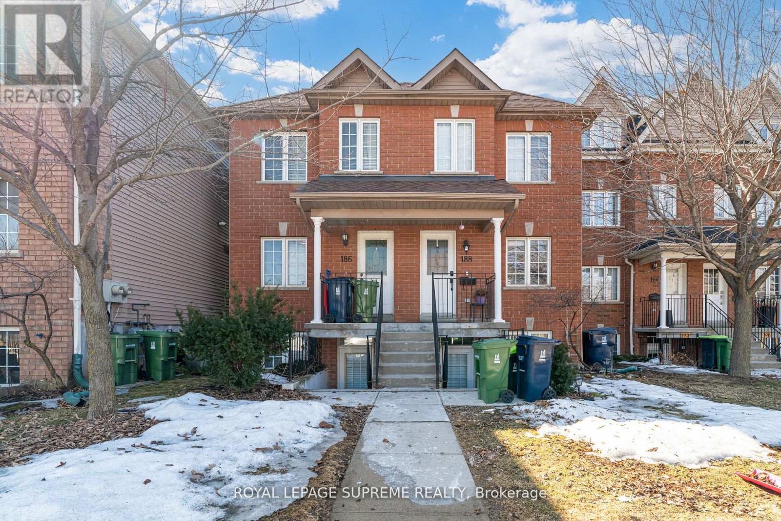 184 Wiltshire Avenue, Toronto (Weston-Pellam Park), Ontario  M6N 5G2 - Photo 4 - W12074029