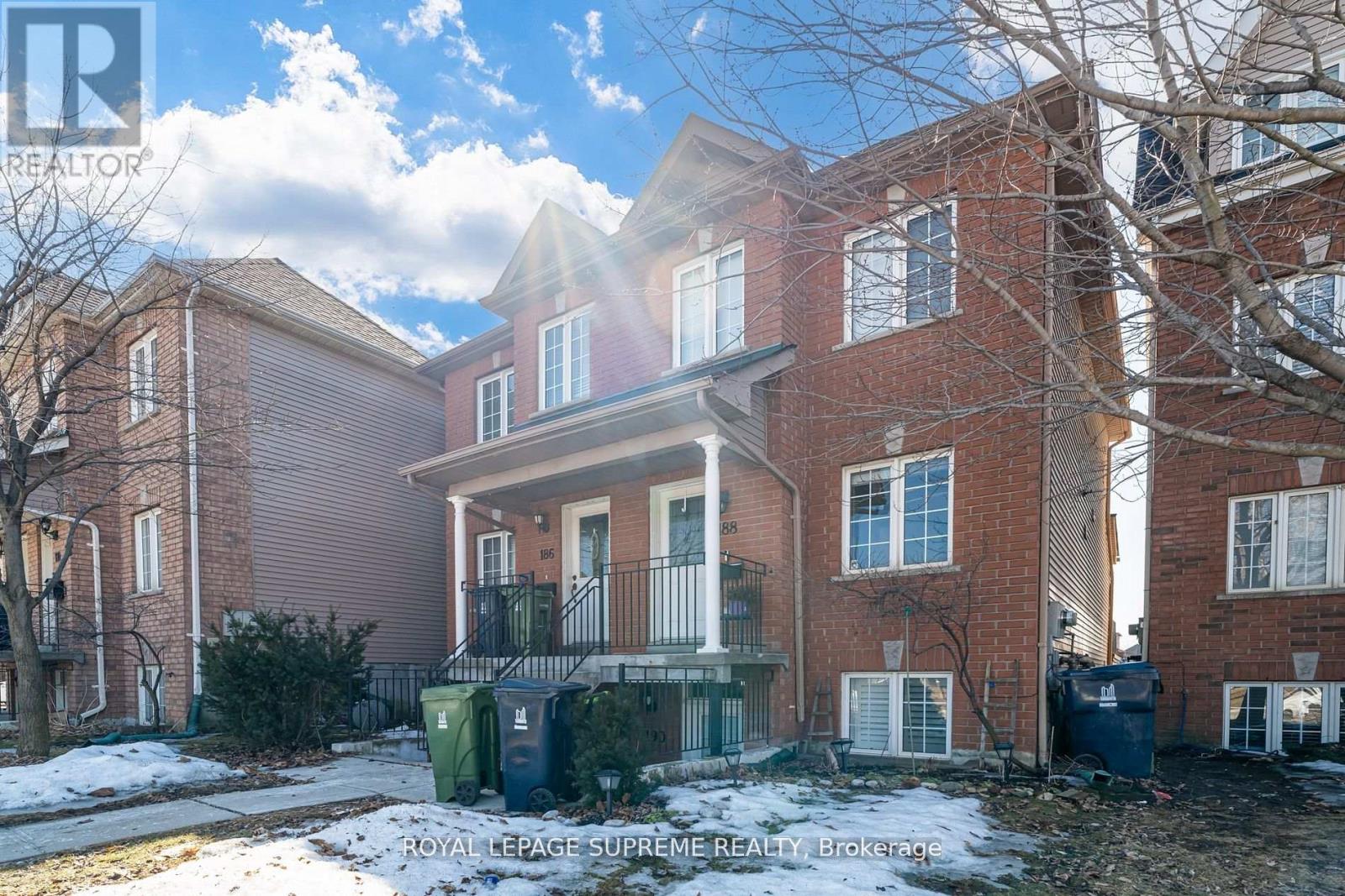 184 Wiltshire Avenue, Toronto (Weston-Pellam Park), Ontario  M6N 5G2 - Photo 5 - W12074029
