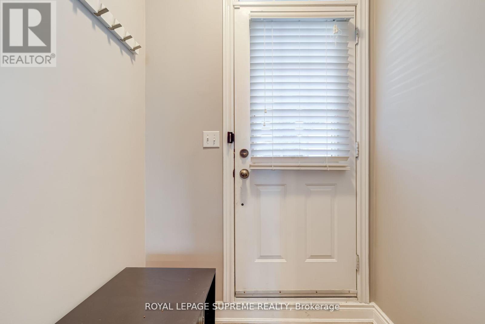 184 Wiltshire Avenue, Toronto (Weston-Pellam Park), Ontario  M6N 5G2 - Photo 7 - W12074029