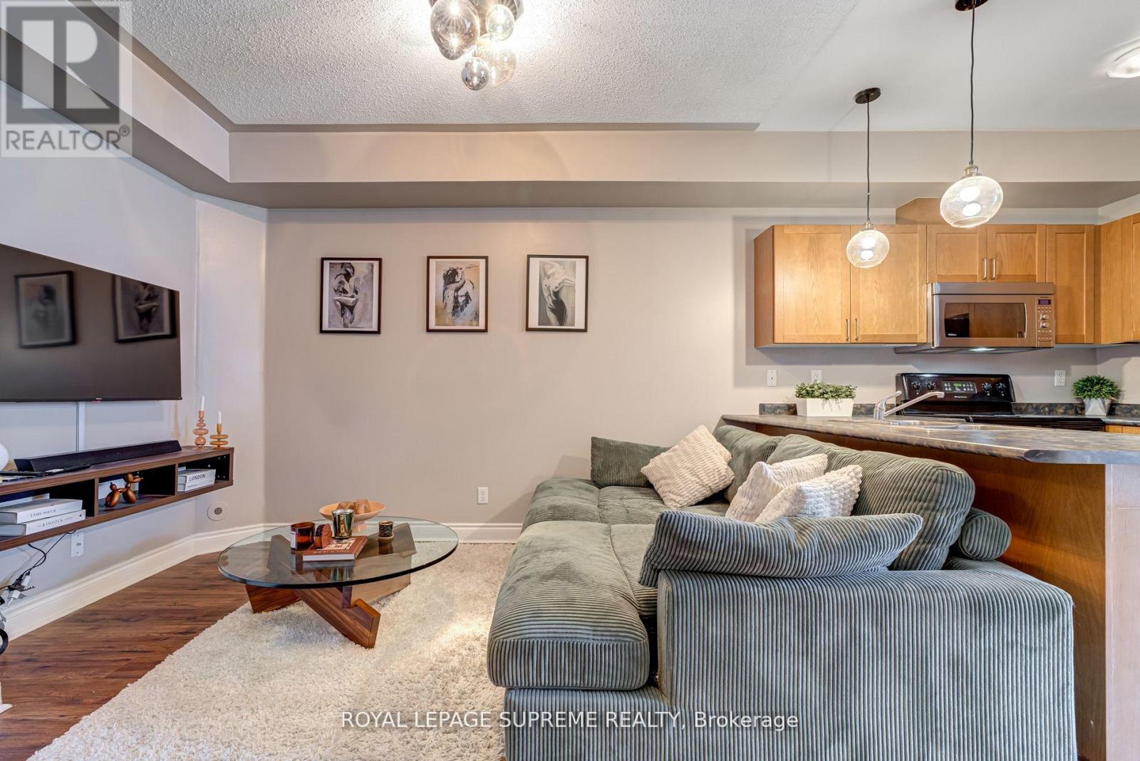 184 Wiltshire Avenue, Toronto, Ontario  M6N 5G2 - Photo 9 - W12074029