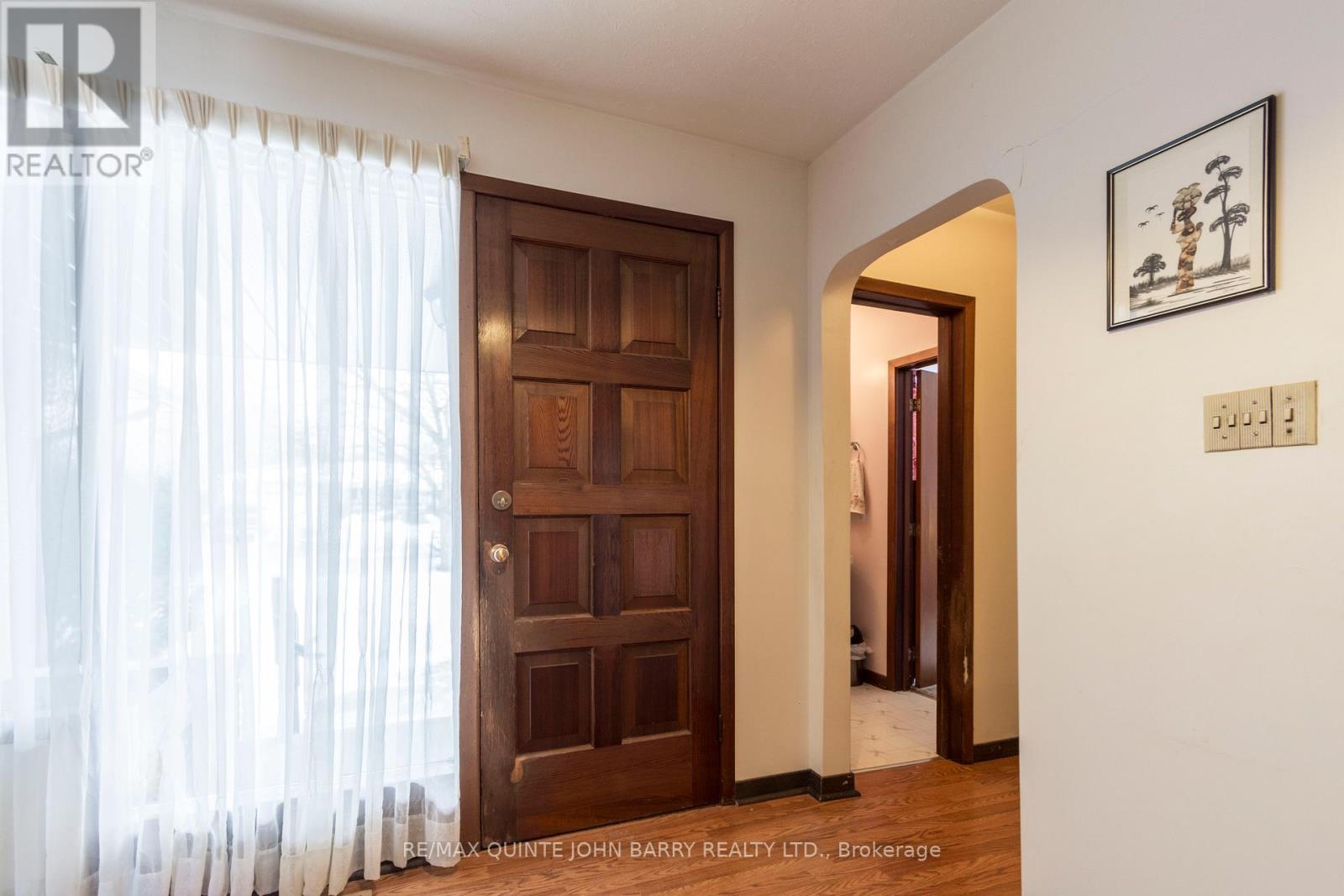 Property at 14 PARKVIEW HEIGHTS image 3