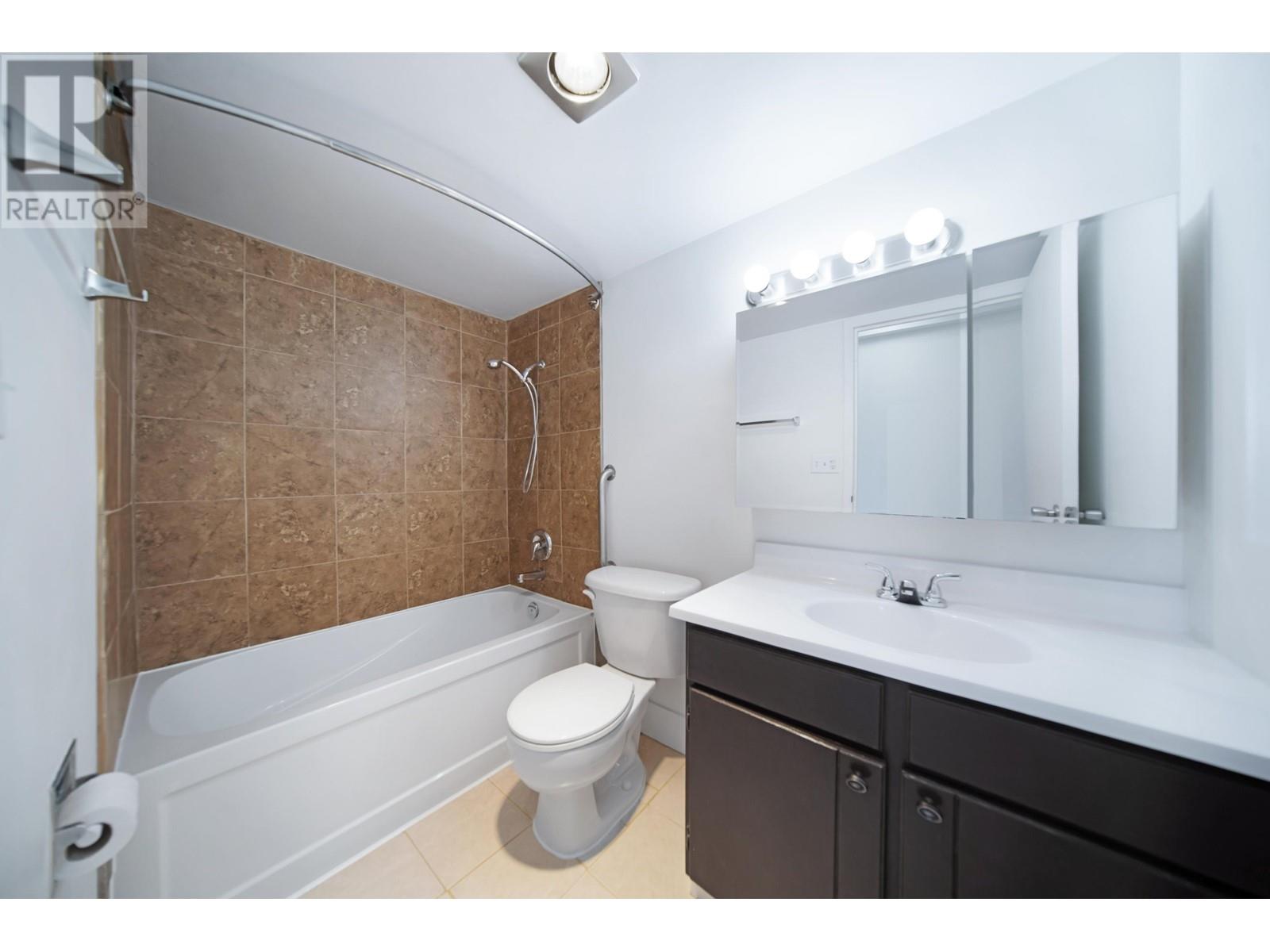 303 740 Hamilton Street, New Westminster, British Columbia  V3M 5T7 - Photo 4 - R2988834