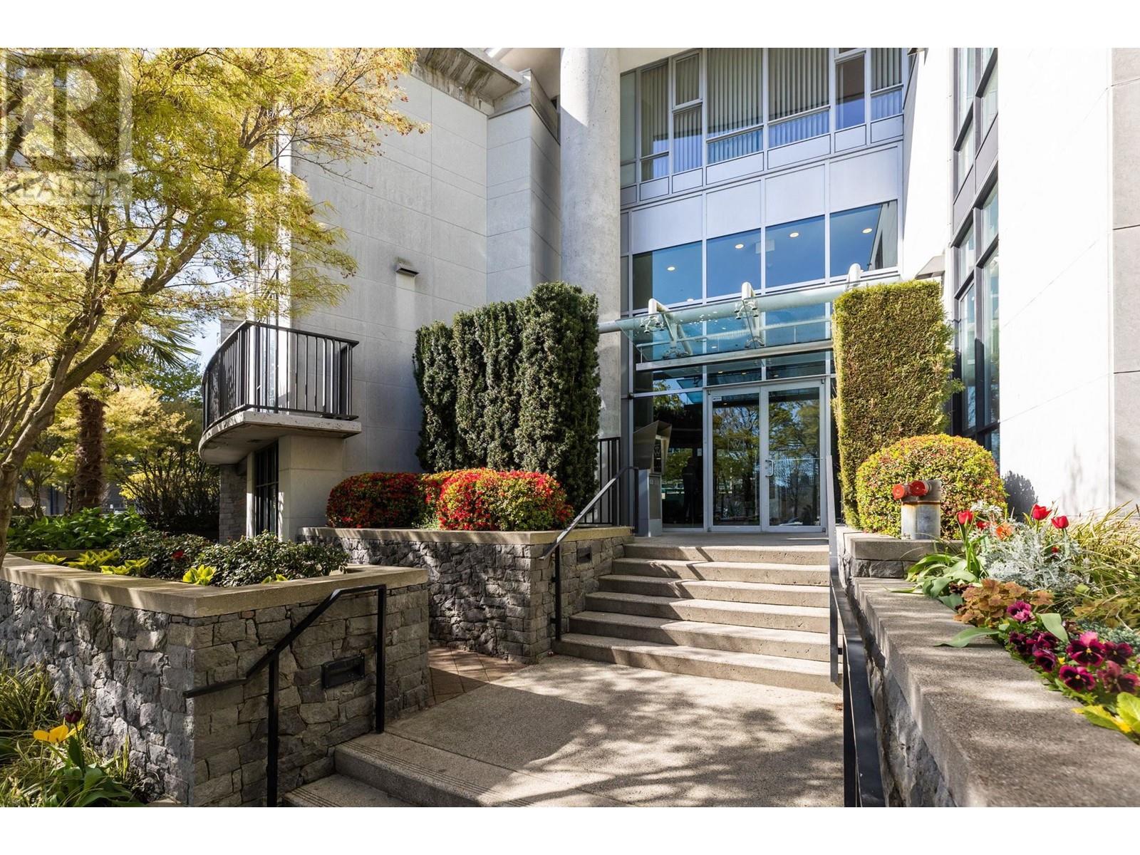 1003 583 Beach Crescent, Vancouver, British Columbia  V6Z 3E6 - Photo 3 - R2988846