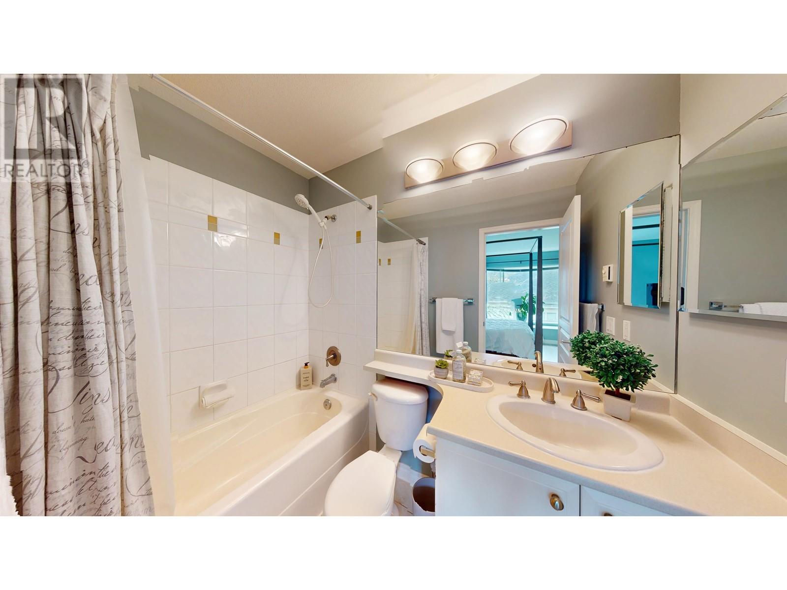 7386 Hawthorne Terrace, Burnaby, British Columbia  V5E 4M4 - Photo 16 - R2988847