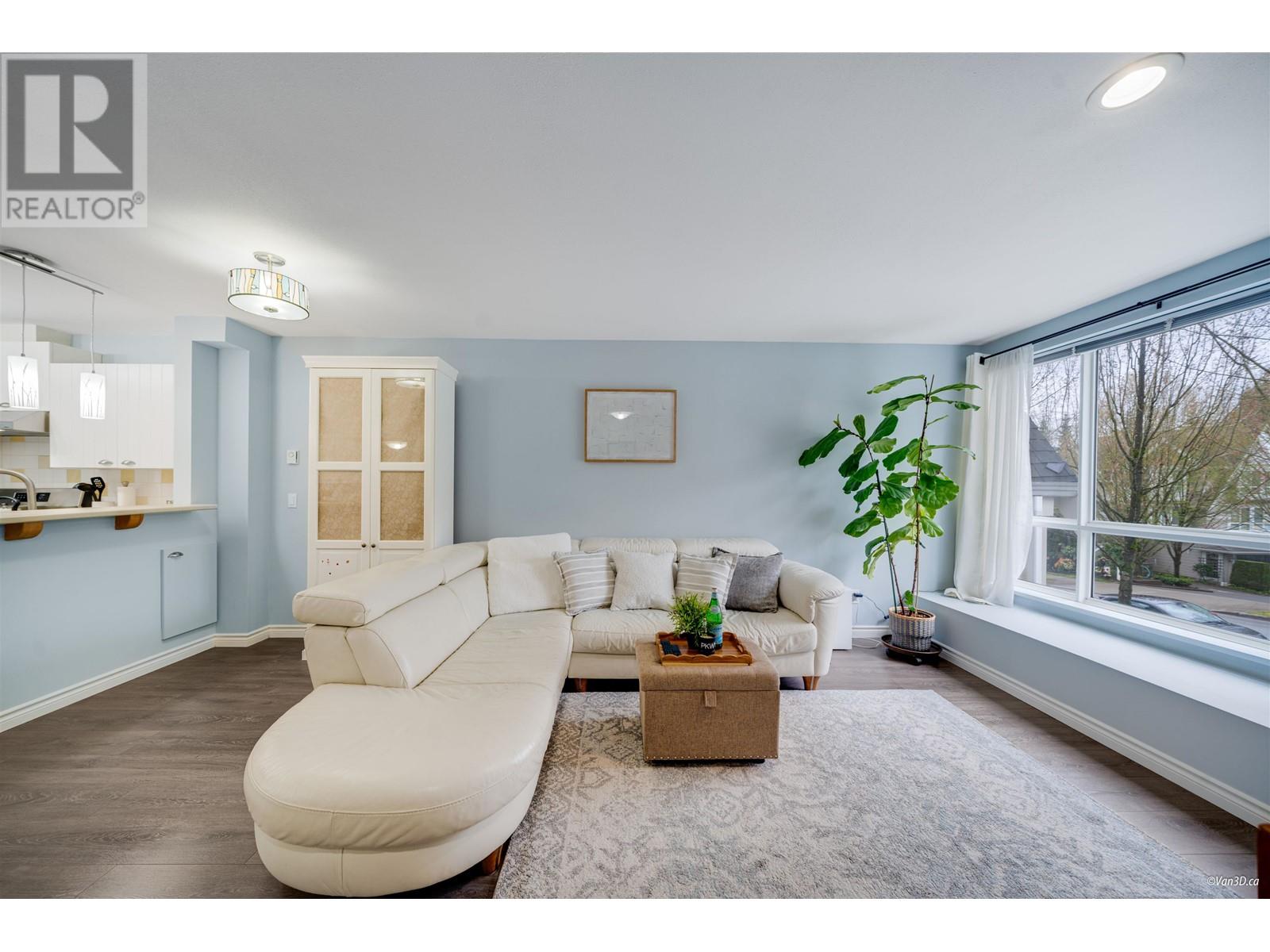 7386 Hawthorne Terrace, Burnaby, British Columbia  V5E 4M4 - Photo 3 - R2988847