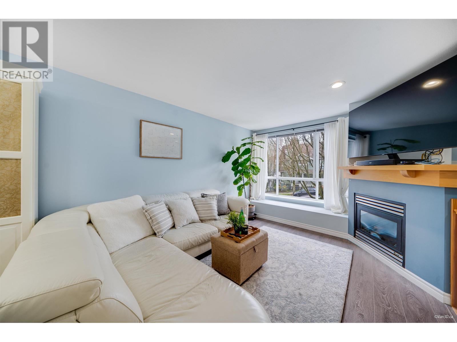 7386 Hawthorne Terrace, Burnaby, British Columbia  V5E 4M4 - Photo 4 - R2988847