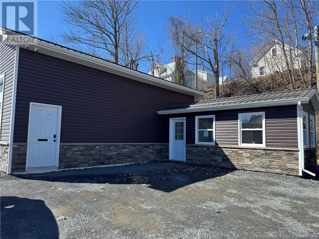 535+539 Main Street, Woodstock, New Brunswick  E7M 2B9 - Photo 4 - NB116033