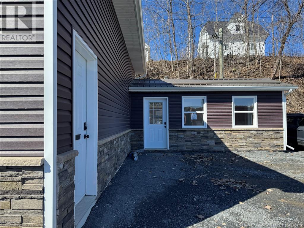 535+539 Main Street, Woodstock, New Brunswick  E7M 2B9 - Photo 5 - NB116033
