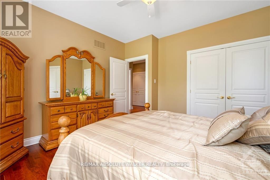2501 Kearns Way, Ottawa, Ontario  K4P 1R9 - Photo 13 - X12074212