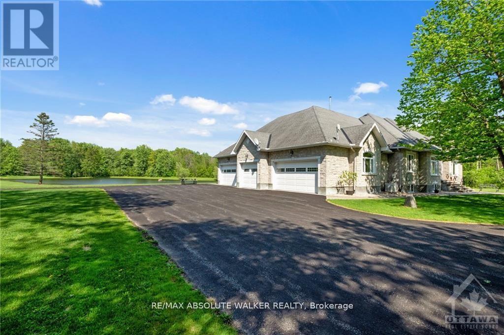 2501 Kearns Way, Ottawa, Ontario  K4P 1R9 - Photo 3 - X12074212