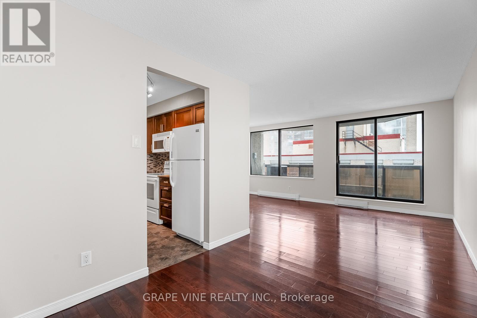907 - 470 Laurier Avenue W, Ottawa, Ontario  K1R 7W9 - Photo 11 - X12074233