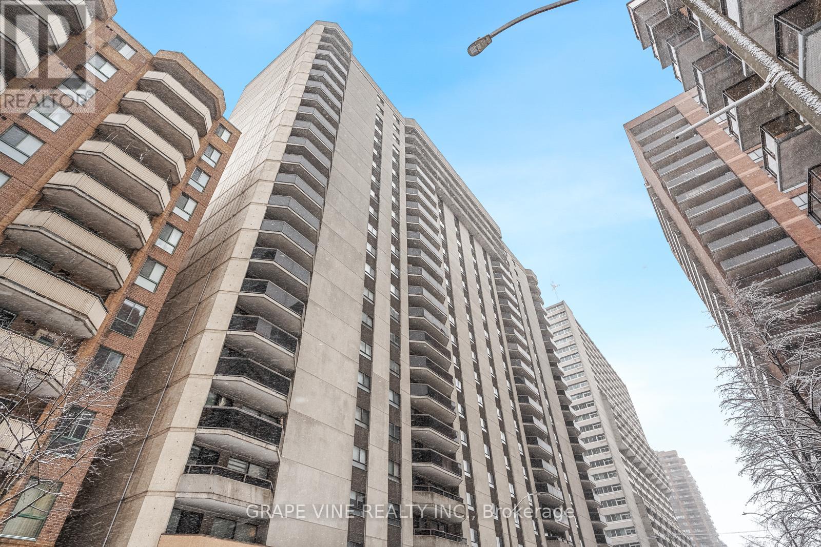 907 - 470 Laurier Avenue W, Ottawa, Ontario  K1R 7W9 - Photo 2 - X12074233
