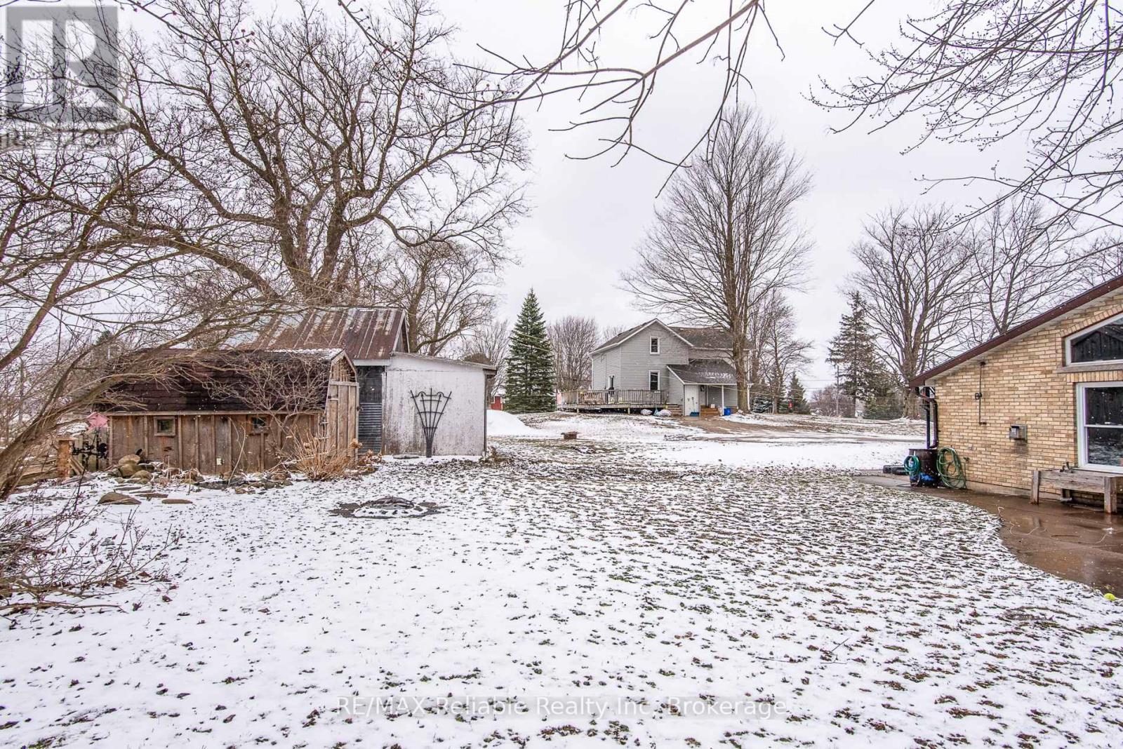 209 Hamilton Street W, North Huron, Ontario  N0M 1H0 - Photo 10 - X12042167