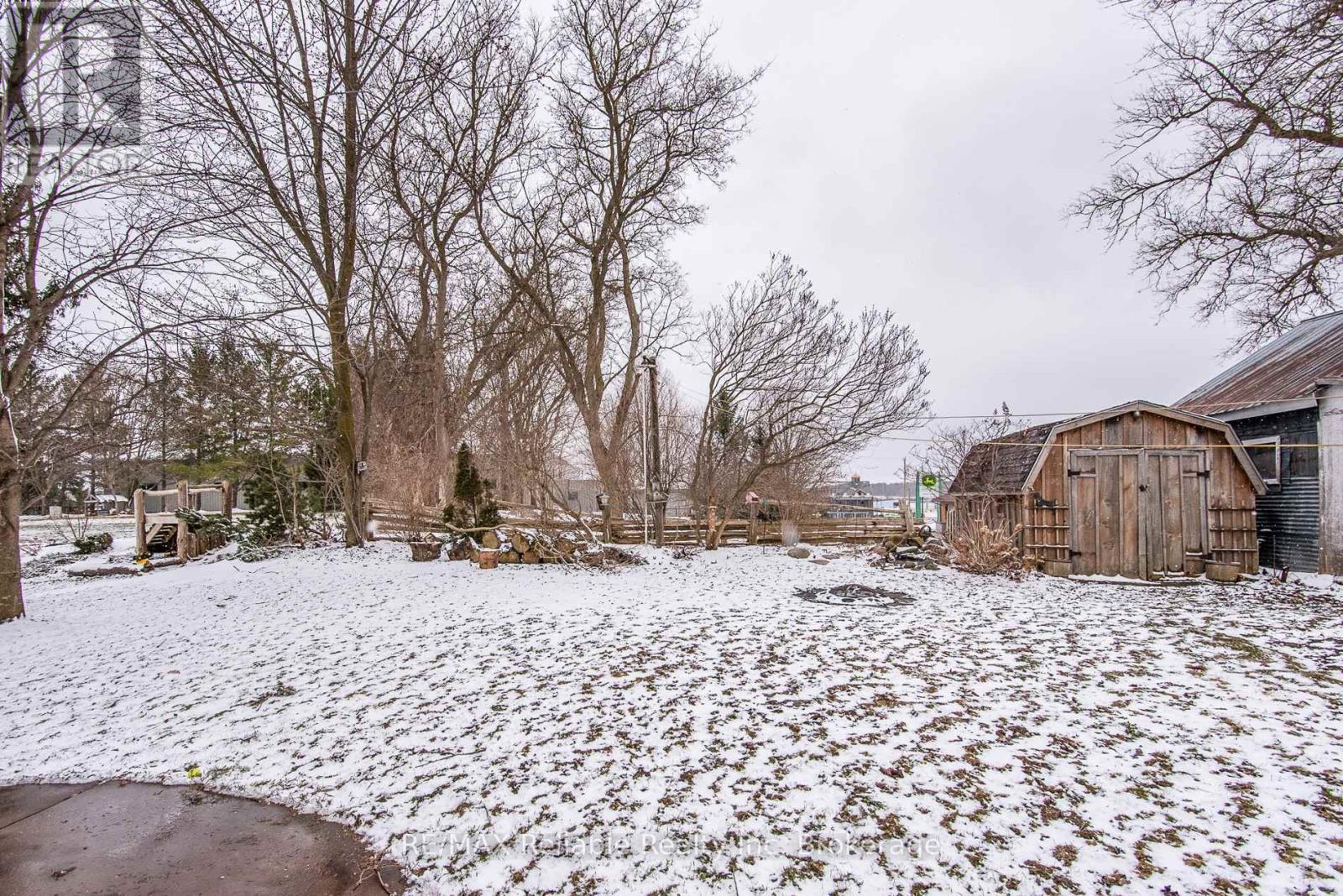 209 Hamilton Street W, North Huron, Ontario  N0M 1H0 - Photo 12 - X12042167