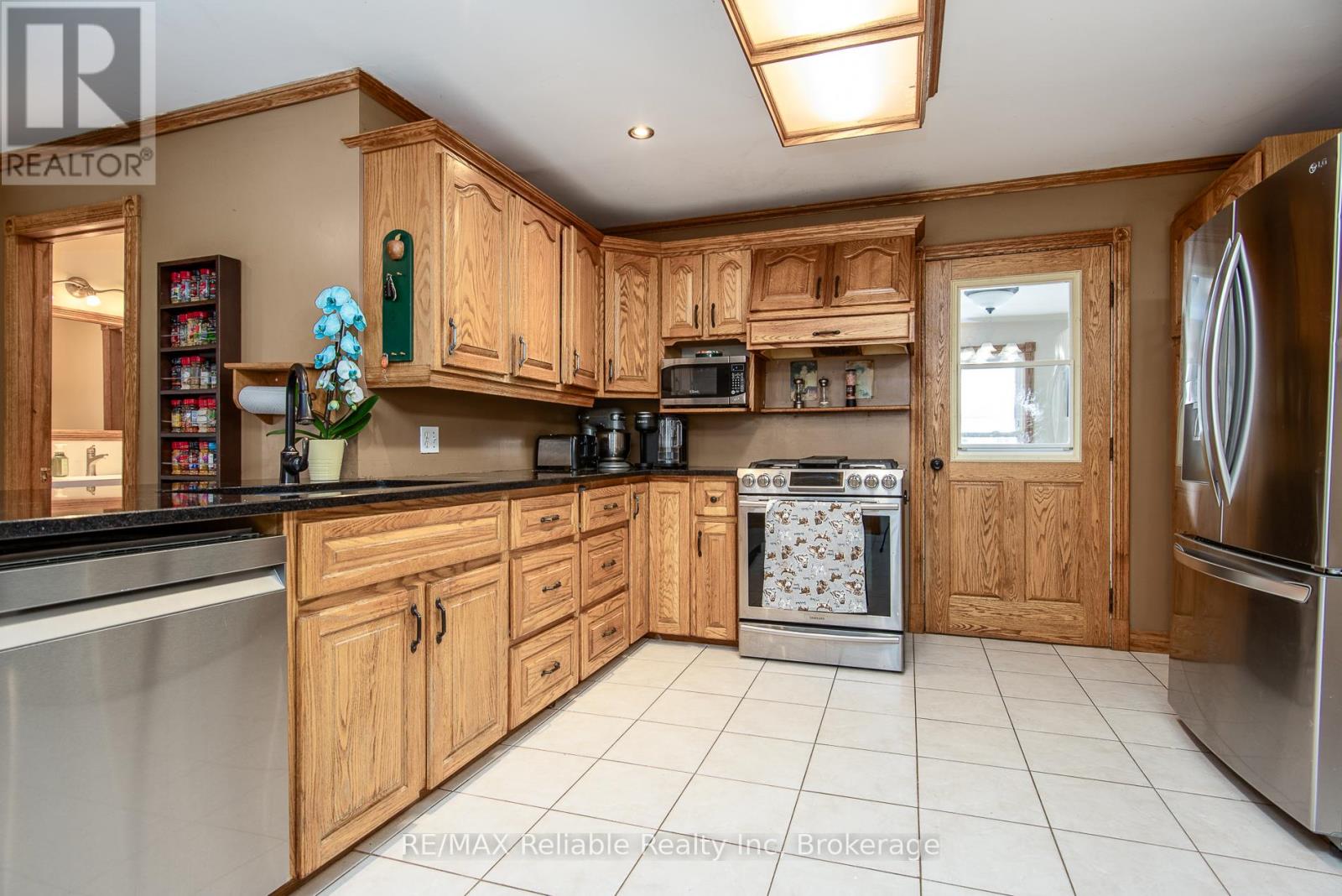 209 Hamilton Street W, North Huron, Ontario  N0M 1H0 - Photo 29 - X12042167