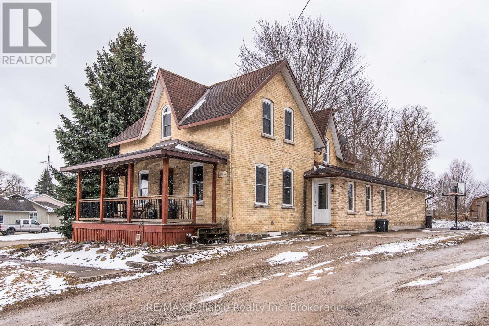 209 Hamilton Street W, North Huron, Ontario  N0M 1H0 - Photo 3 - X12042167