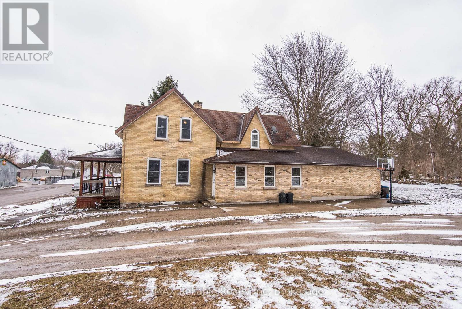 209 Hamilton Street W, North Huron, Ontario  N0M 1H0 - Photo 5 - X12042167