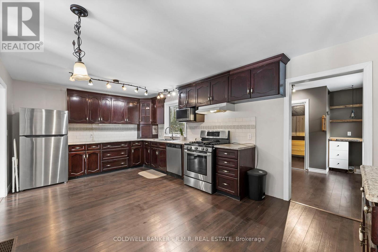 Property at 15 HAZEL STREET image 3