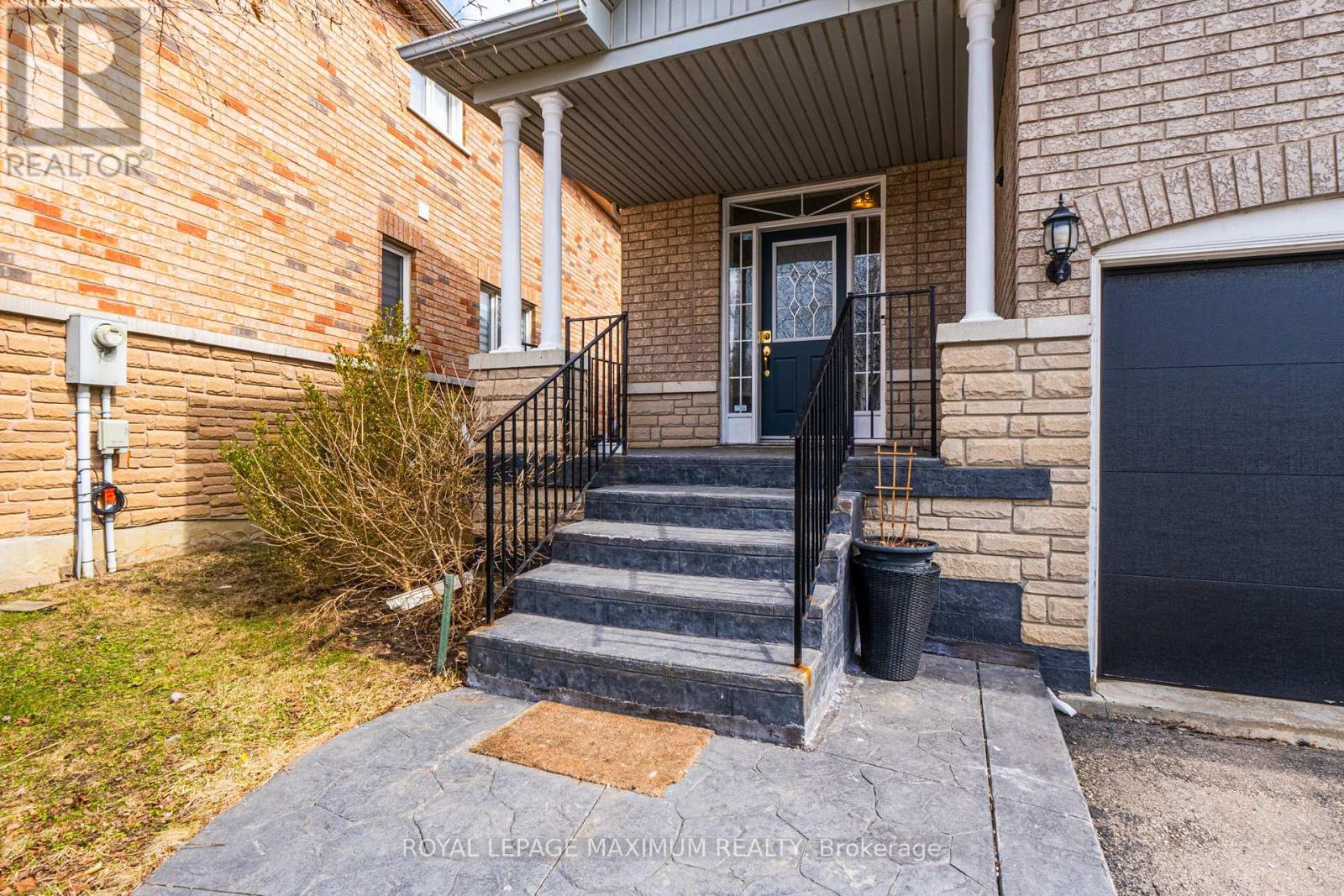 Property at 104 LOOKOUT POINT COURT image 2