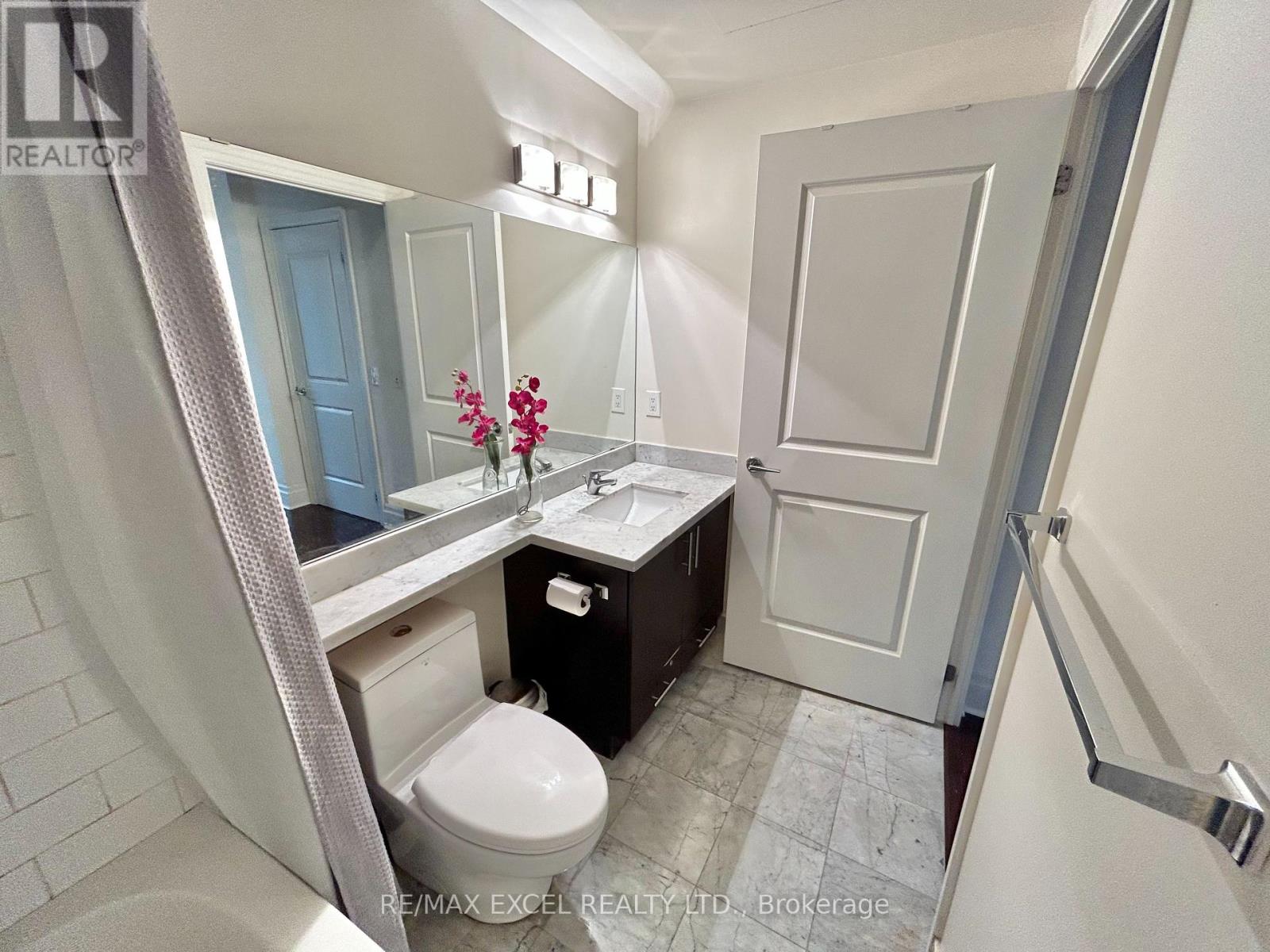 110 - 1 Upper Duke Crescent, Markham (Unionville), Ontario  L6G 0B6 - Photo 25 - N12074012