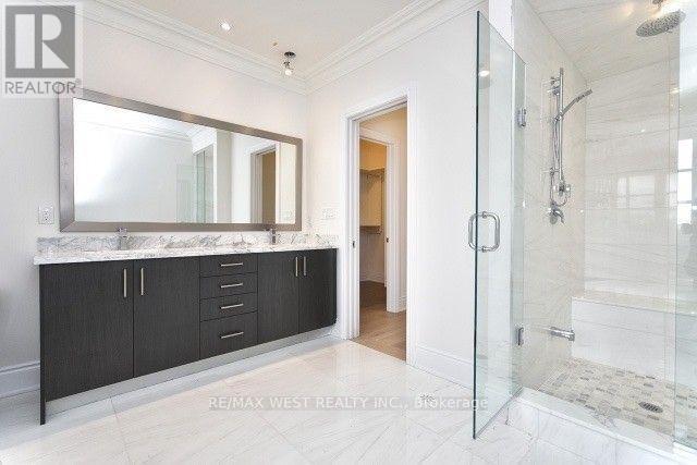 2088 Queensborough Gate, Mississauga, Ontario  L5M 0X9 - Photo 15 - W12074180