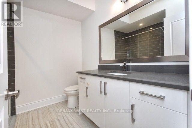 2088 Queensborough Gate, Mississauga, Ontario  L5M 0X9 - Photo 17 - W12074180