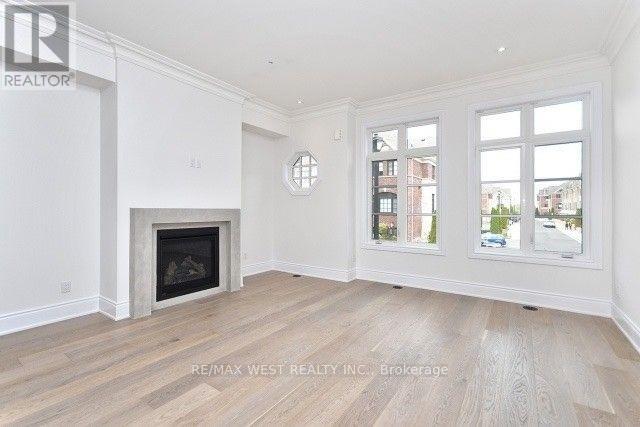 2088 Queensborough Gate, Mississauga, Ontario  L5M 0X9 - Photo 4 - W12074180