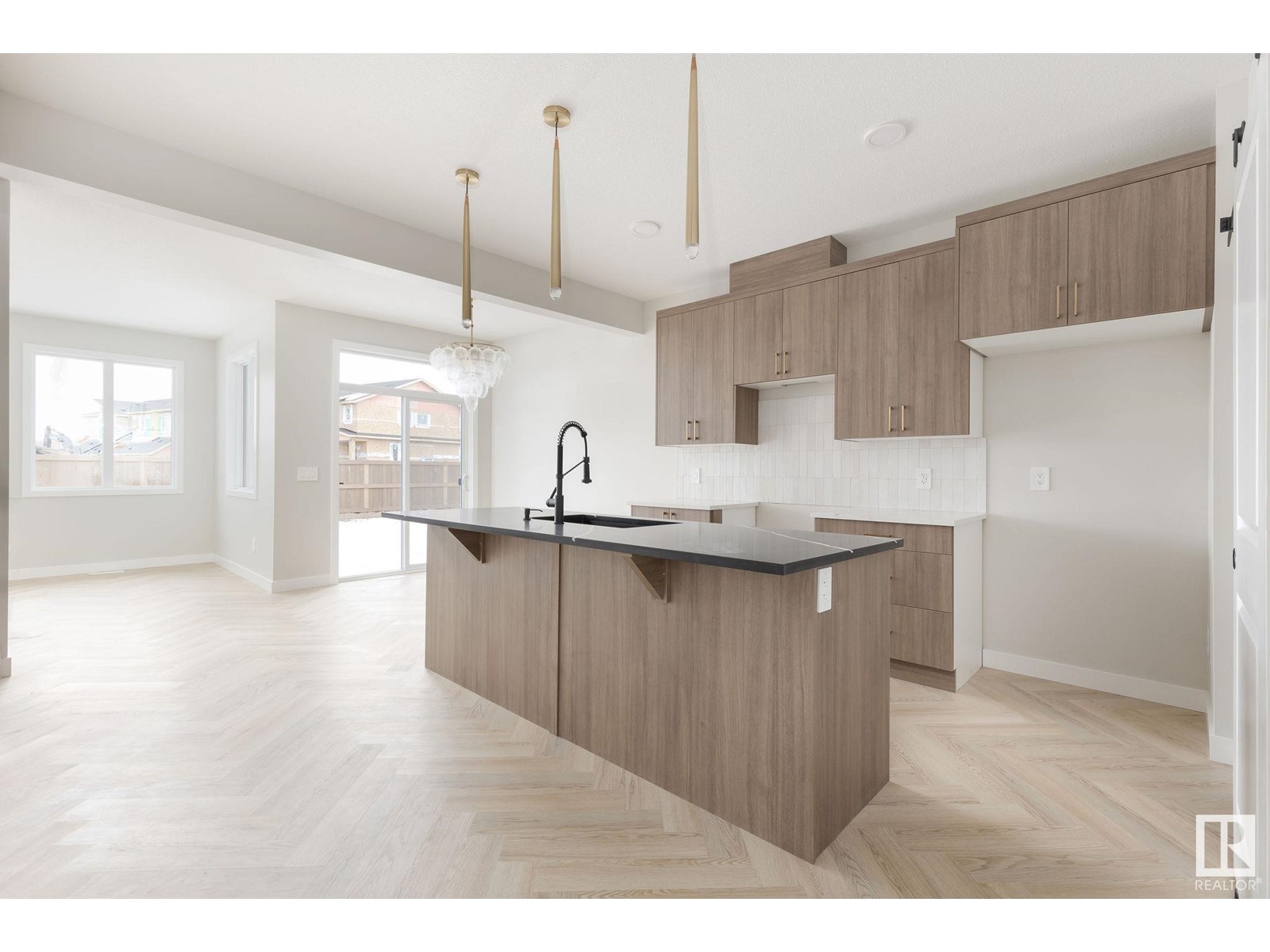 Property at 2913 65 ST SW image 1