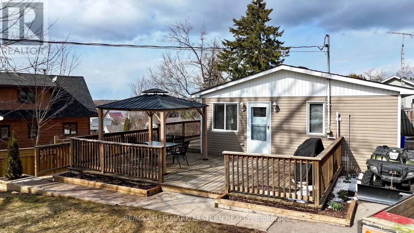 Property at 4 HOLLYVILLE BOULEVARD image 1