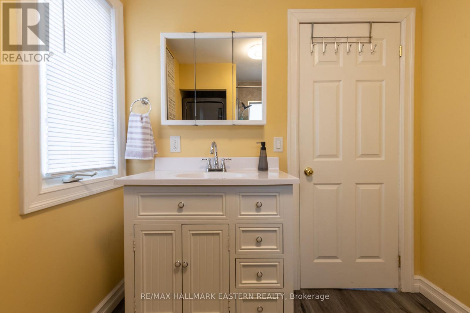 4 Hollyville Boulevard, Kawartha Lakes, Ontario  K0M 1L0 - Photo 16 - X12074292