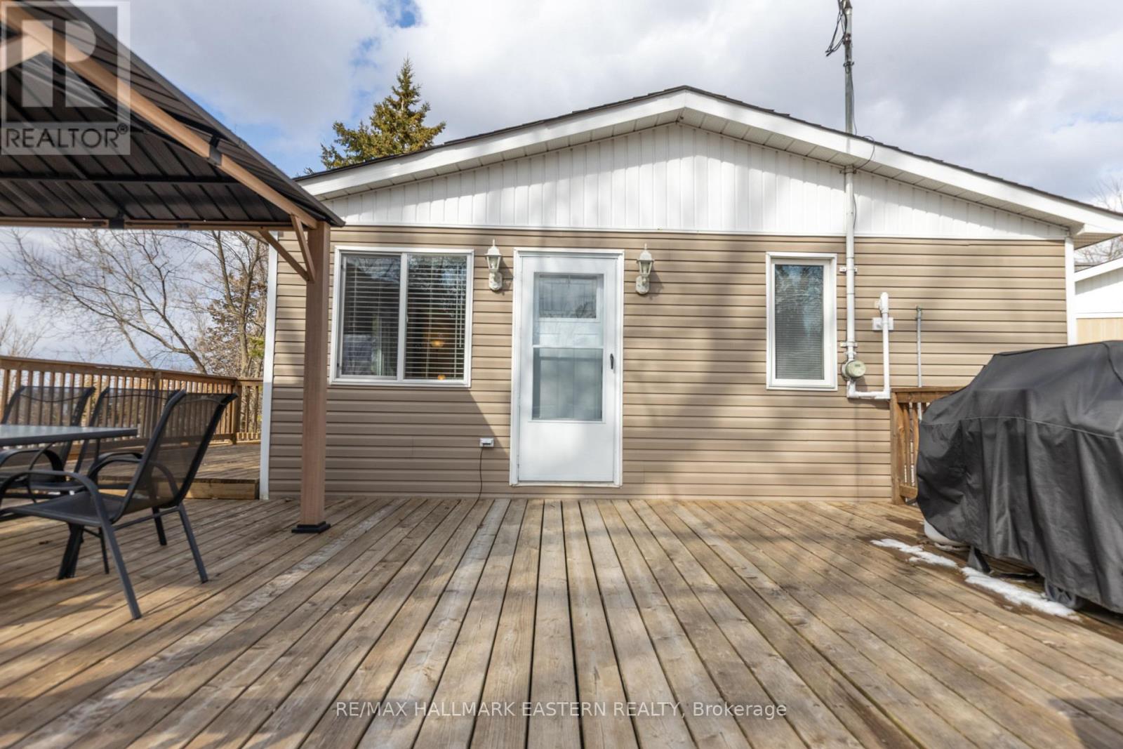 4 Hollyville Boulevard, Kawartha Lakes, Ontario  K0M 1L0 - Photo 33 - X12074292