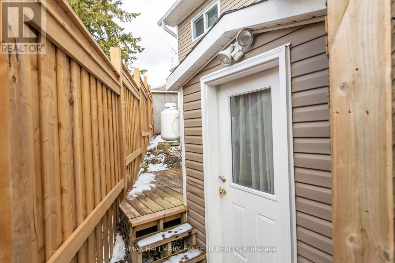 4 Hollyville Boulevard, Kawartha Lakes, Ontario  K0M 1L0 - Photo 35 - X12074292