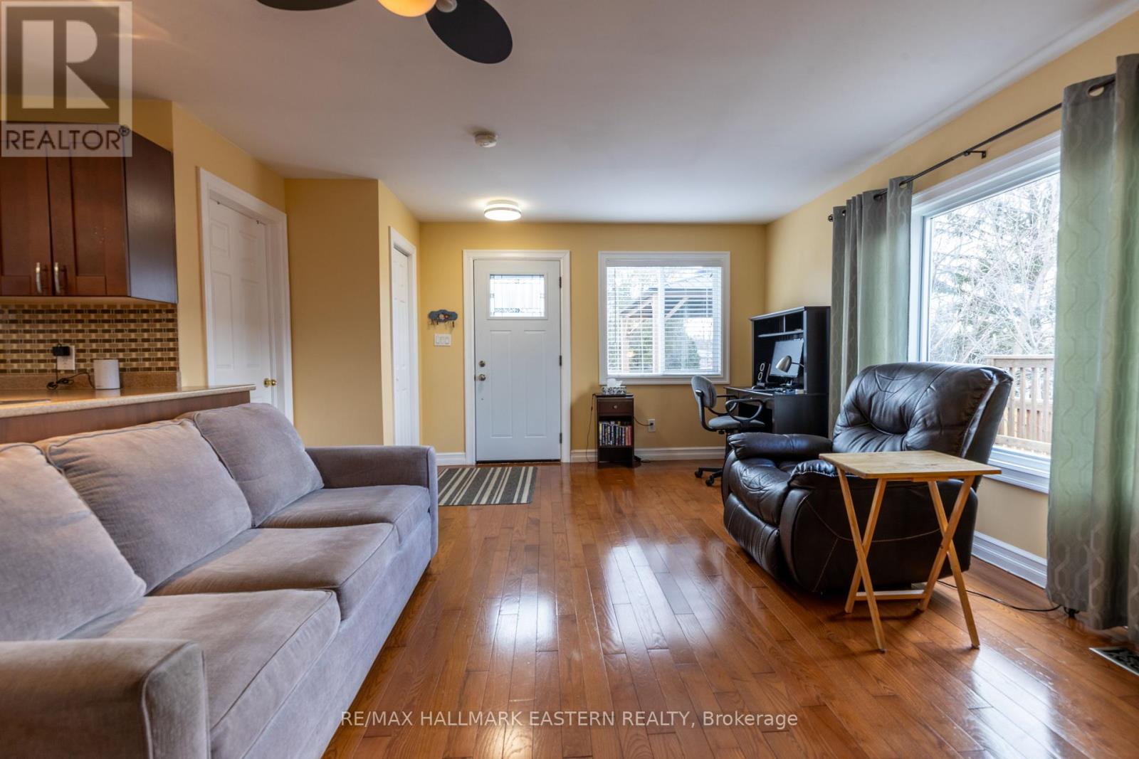 Property at 4 HOLLYVILLE BOULEVARD image 4
