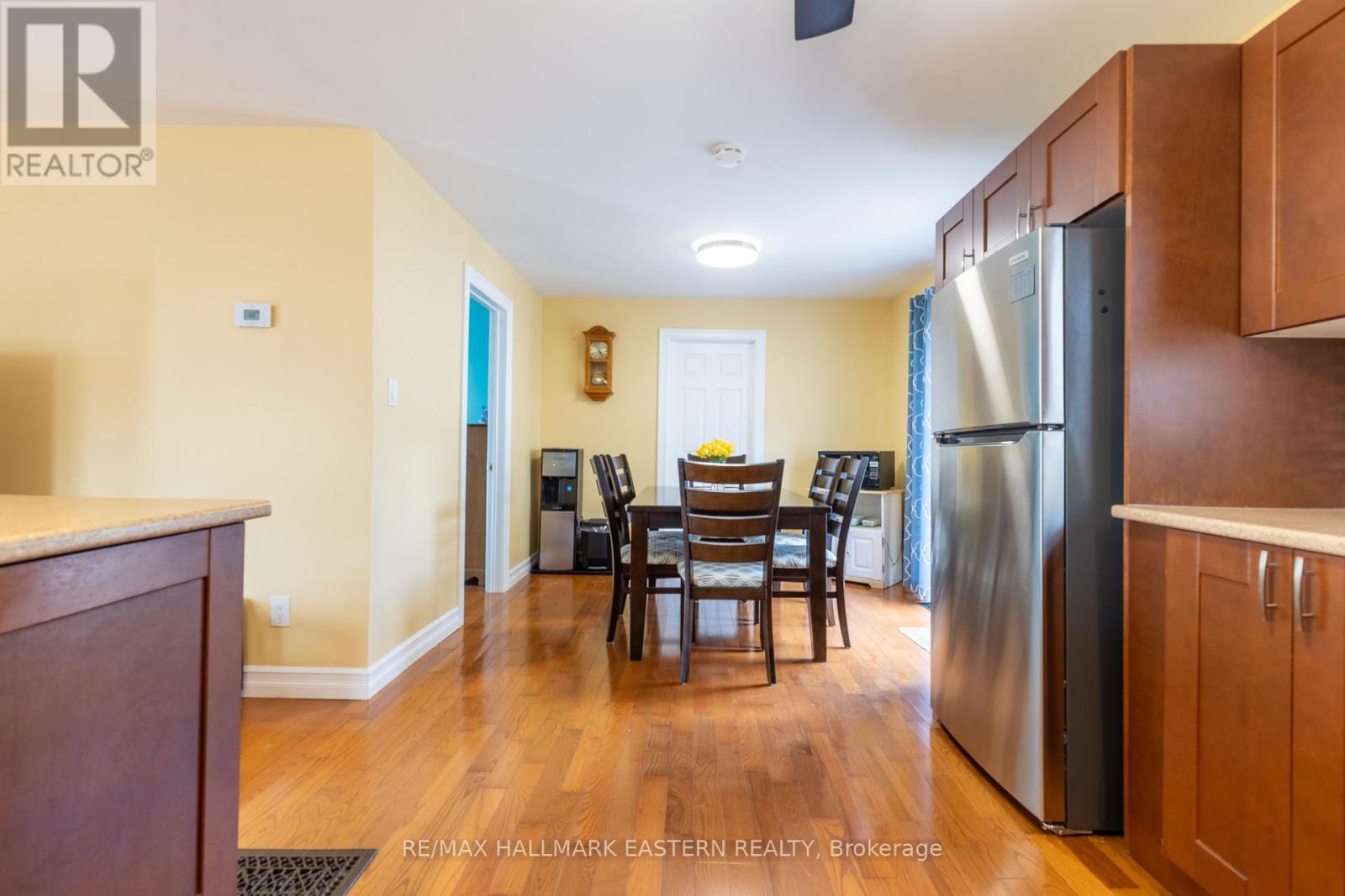 4 Hollyville Boulevard, Kawartha Lakes, Ontario  K0M 1L0 - Photo 8 - X12074292