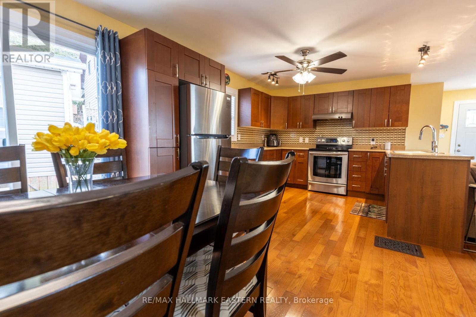 4 Hollyville Boulevard, Kawartha Lakes, Ontario  K0M 1L0 - Photo 9 - X12074292