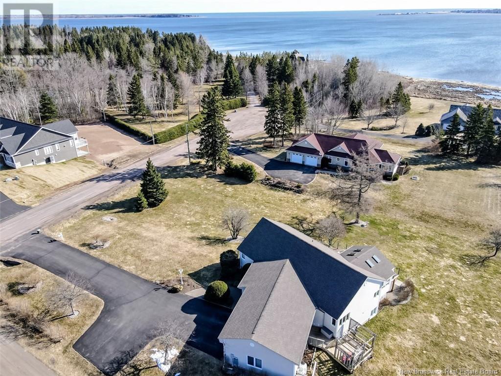 Property at 6 Baie Vista Court image 2