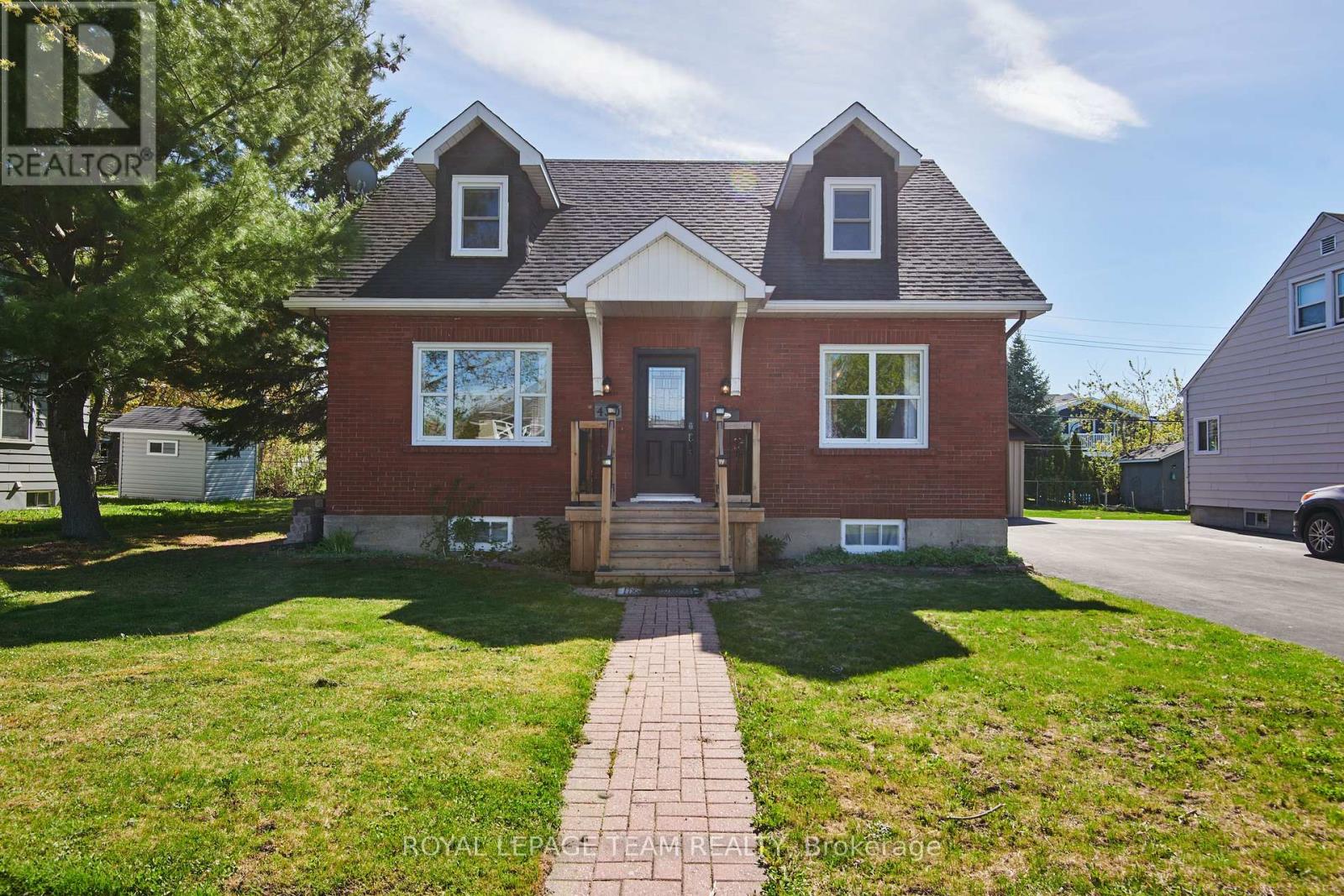 Property at 450 DOMINION STREET image 1