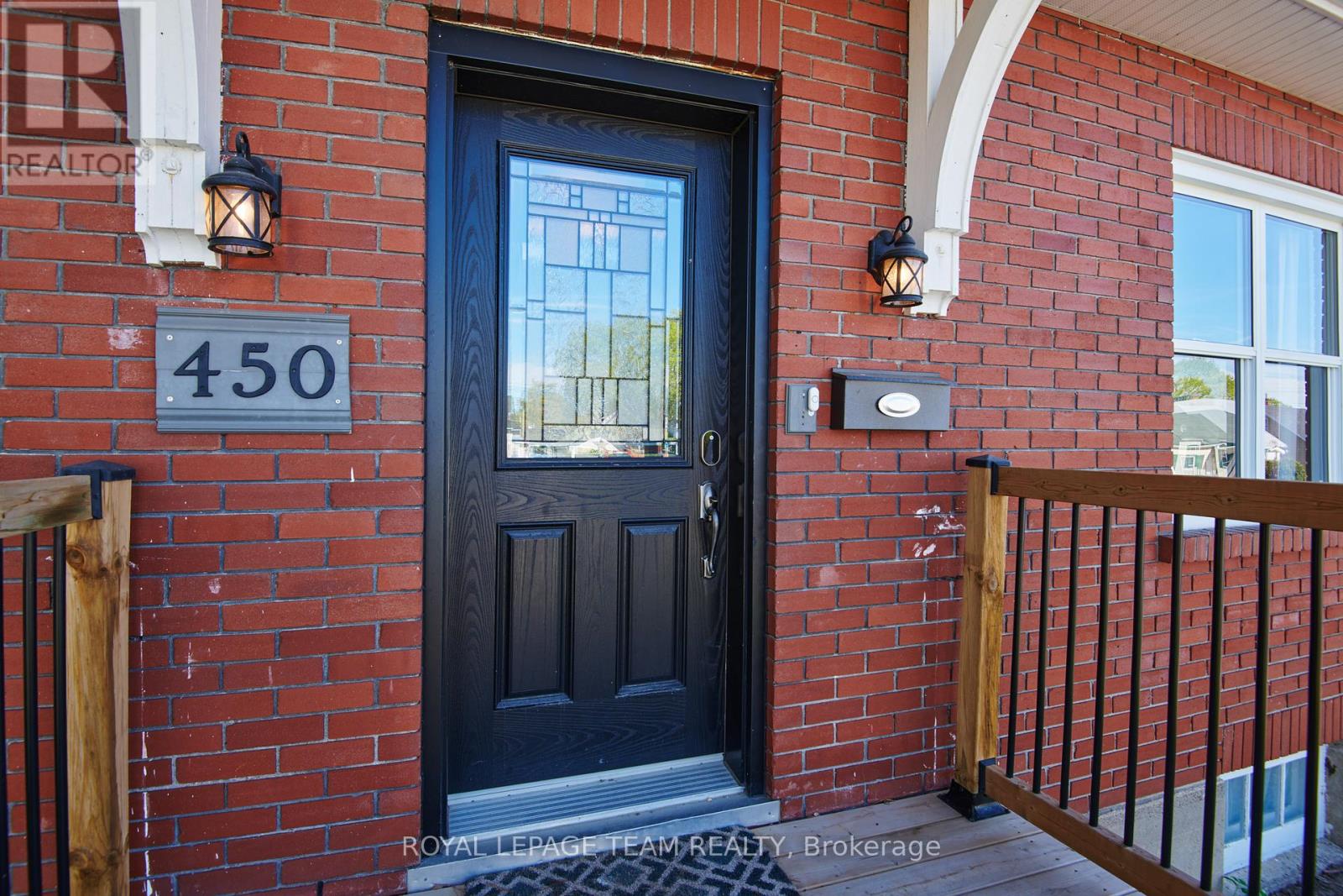 Property at 450 DOMINION STREET image 4
